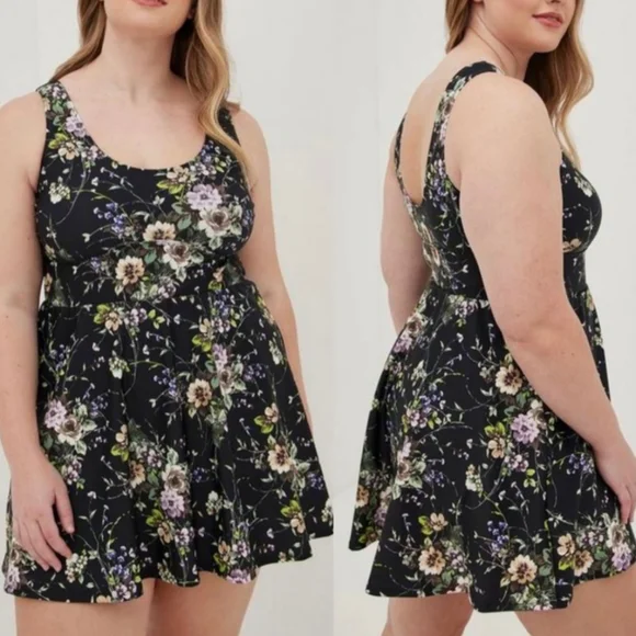 👙 NEW Torrid Wireless Swim Dress Size 4 NWT 👙 - Picture 2 of 12